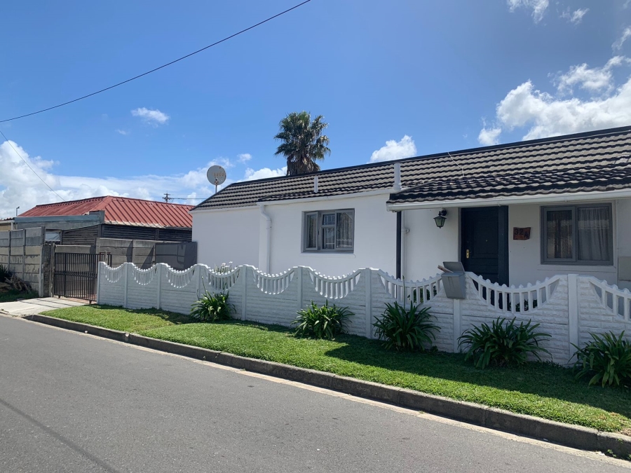 3 Bedroom Property for Sale in Lansdowne Western Cape